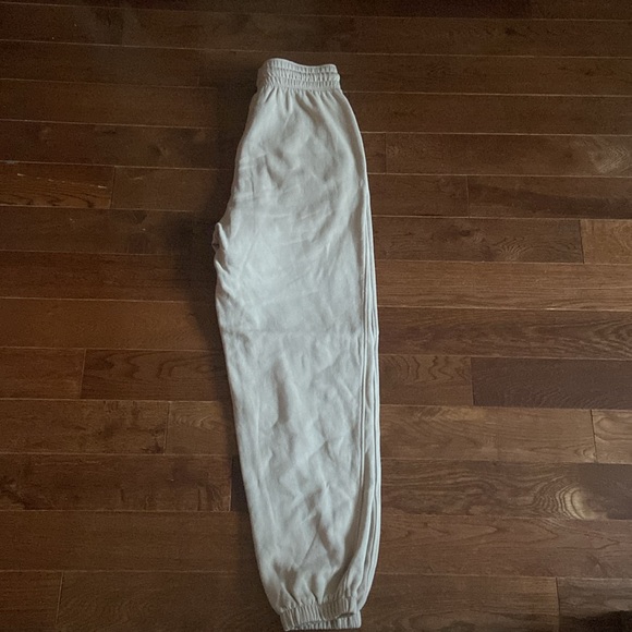 Beige sweatpants - Picture 3 of 3